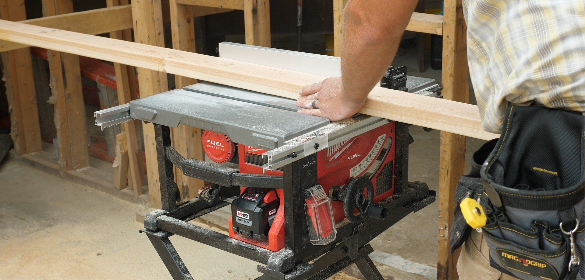 Stay safe when using a table saw with these tips | ReviewThis