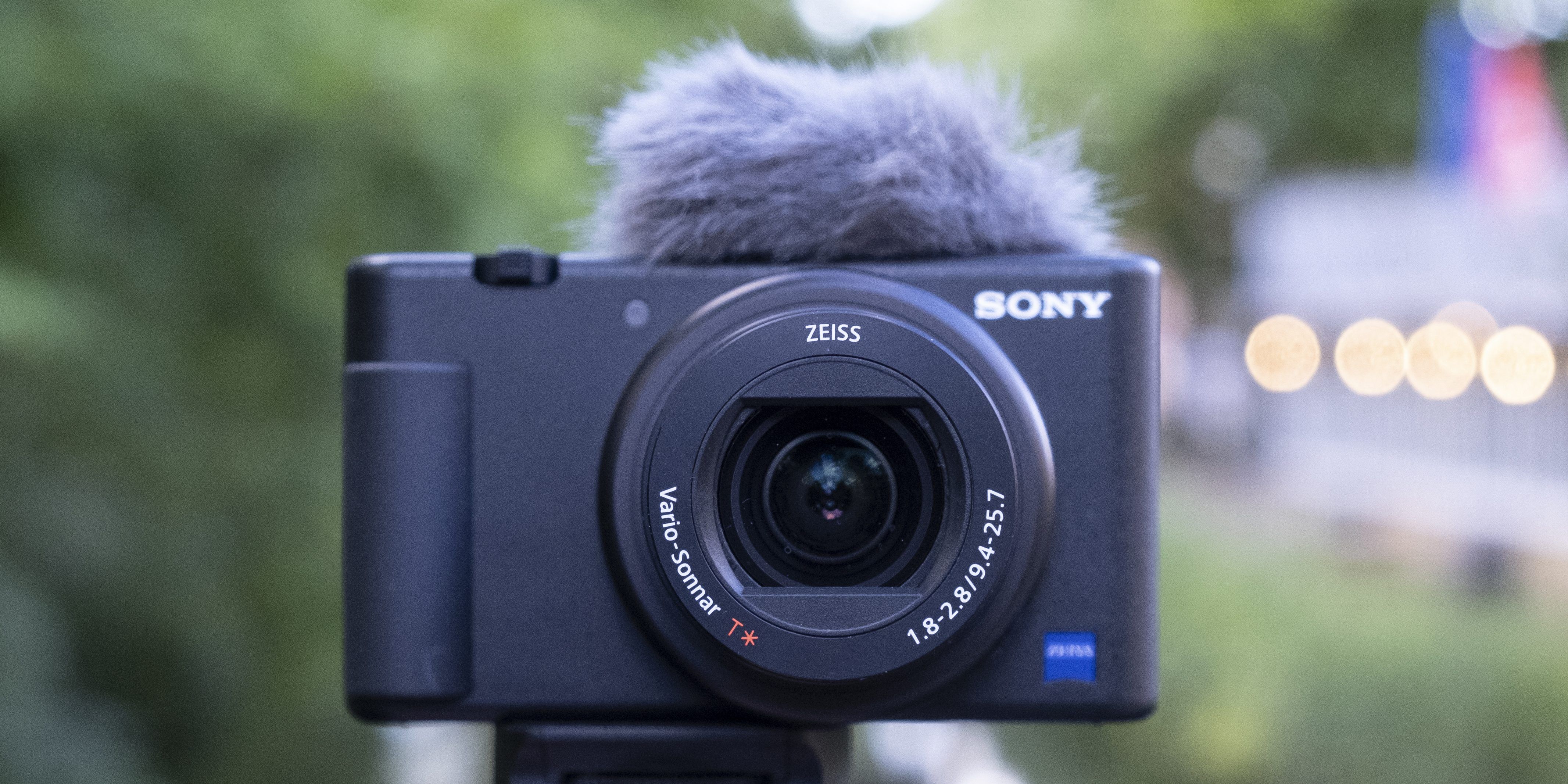 10 Best Vlogging Cameras of 2020 — ReviewThis