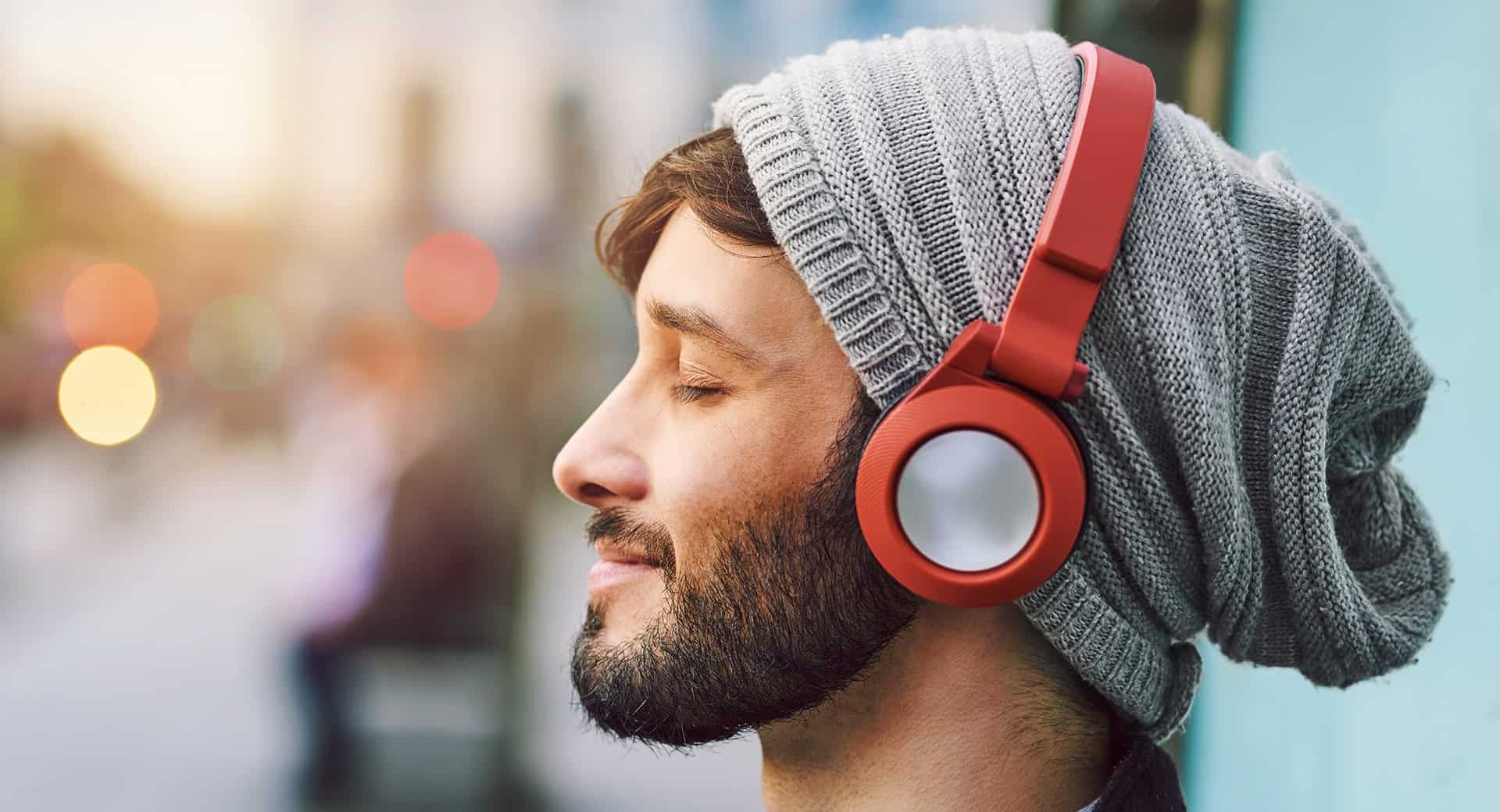 over-ear-headphones-pros-and-cons-reviewthis