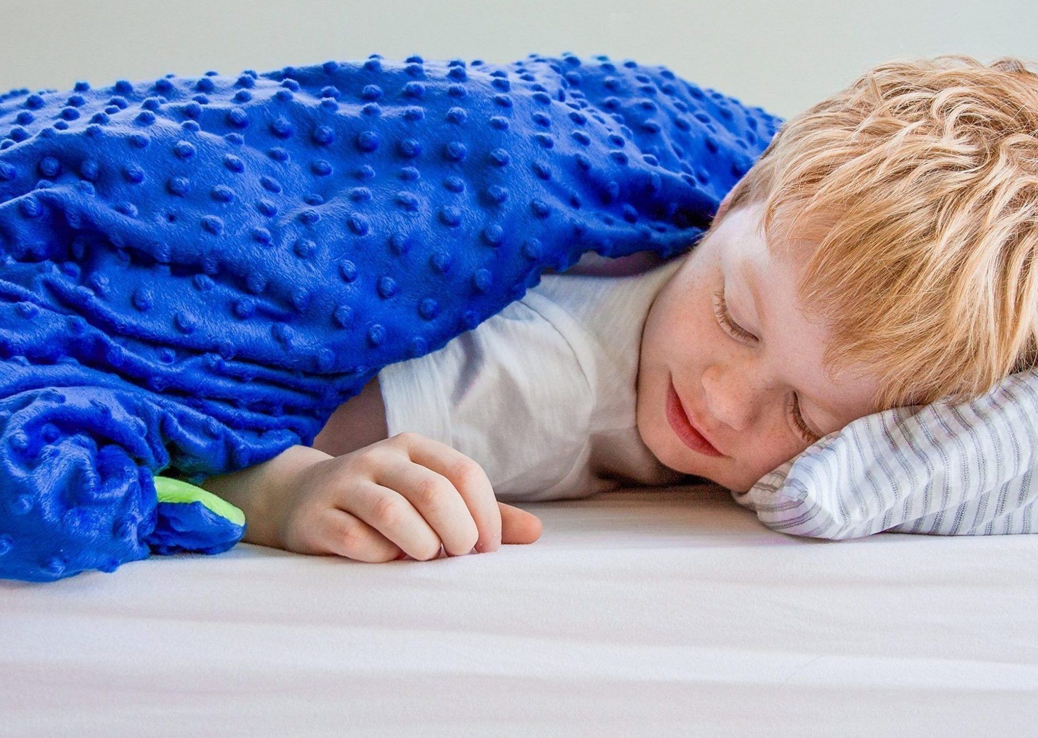 Experts caution when using weighted blankets to help children