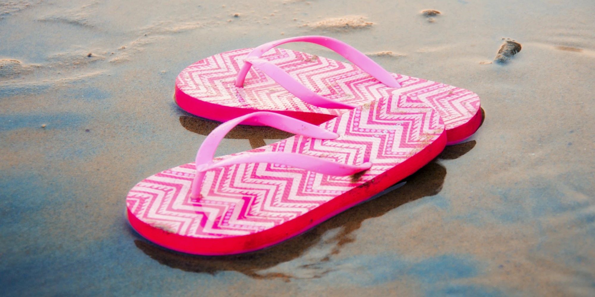 5 Interesting Facts About Flip-Flops | ReviewThis