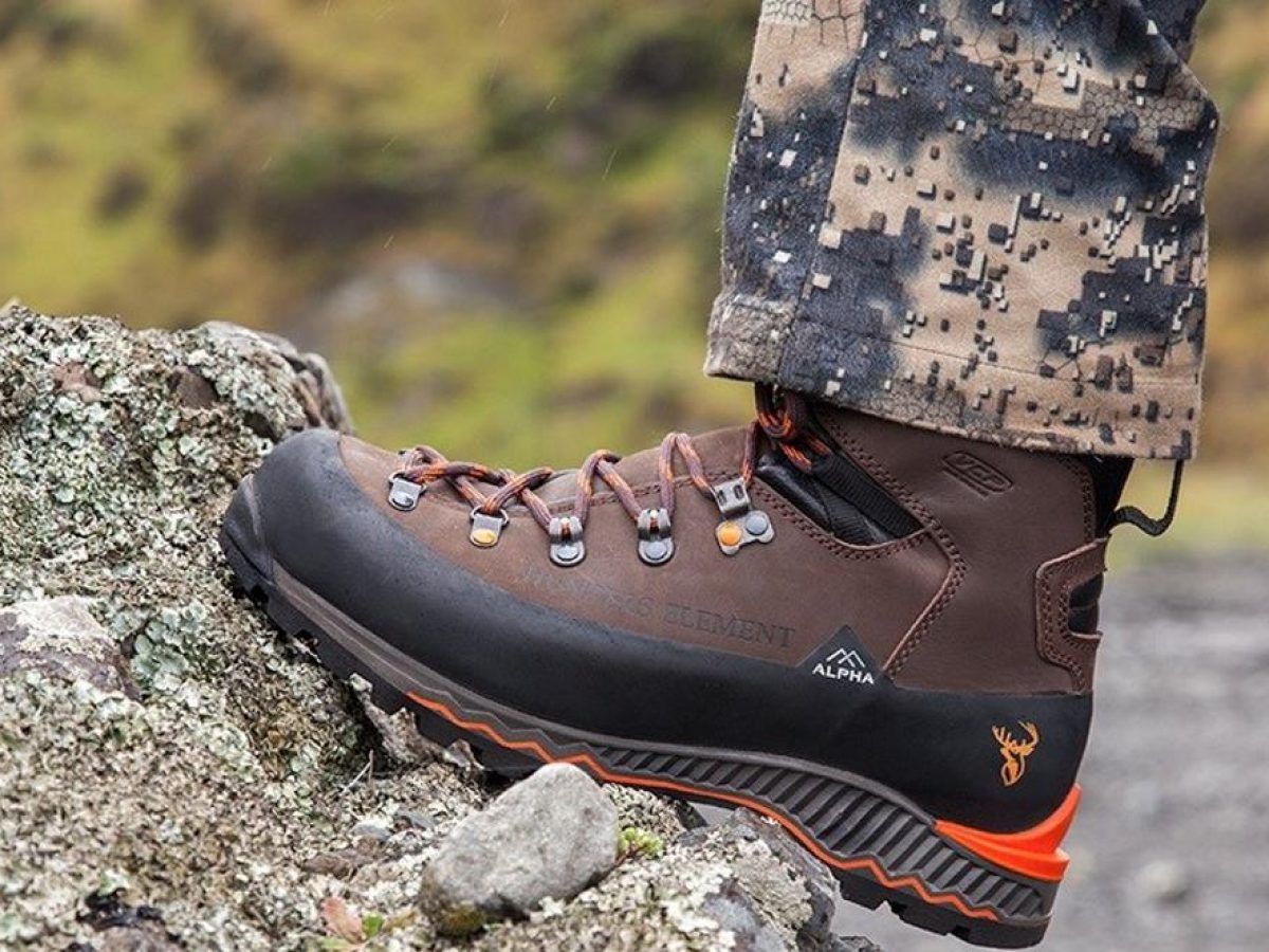 The Pros of Wearing Hunting Boots | ReviewThis