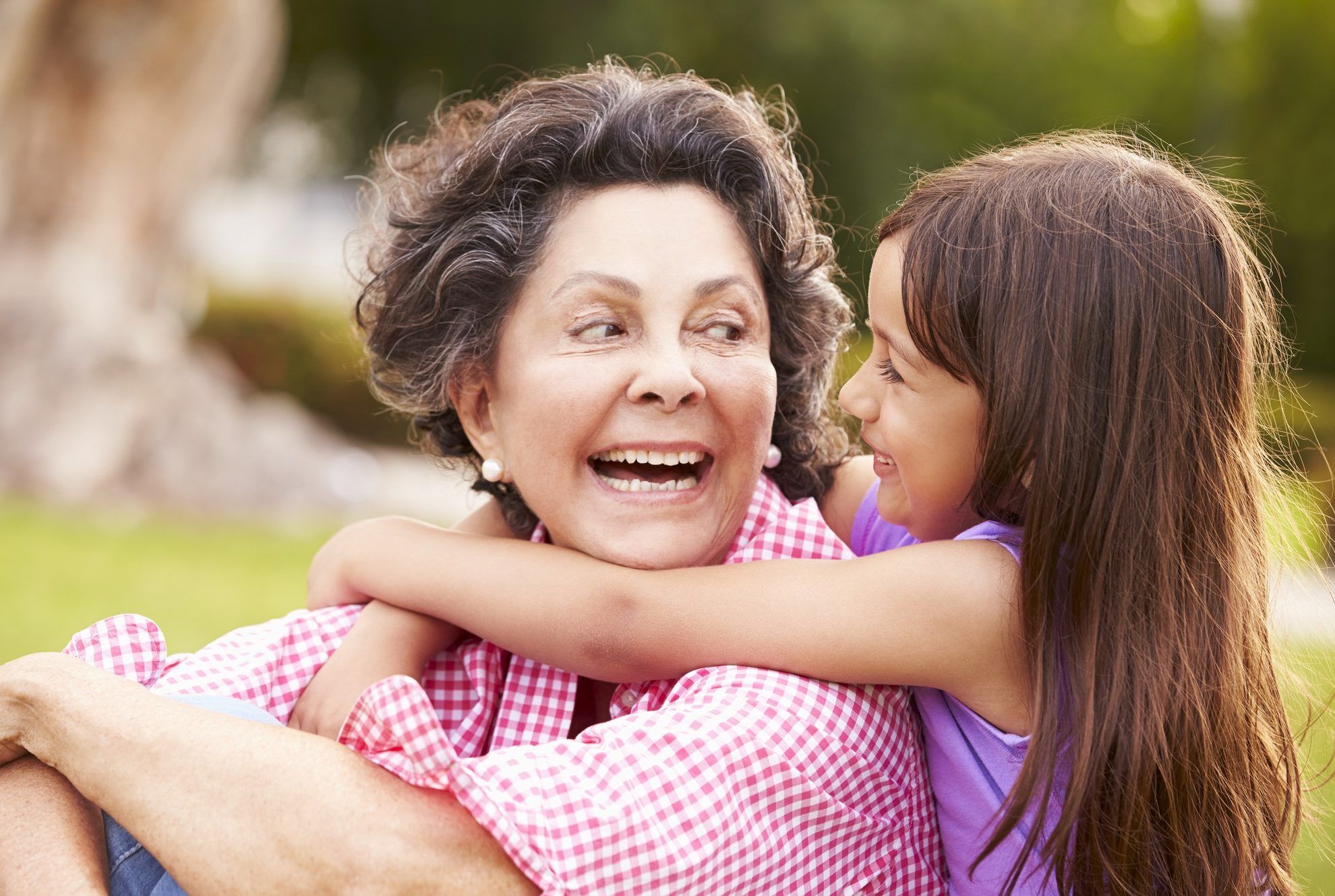 brain-scans-show-grandmothers-have-measurable-bonds-with-their-own