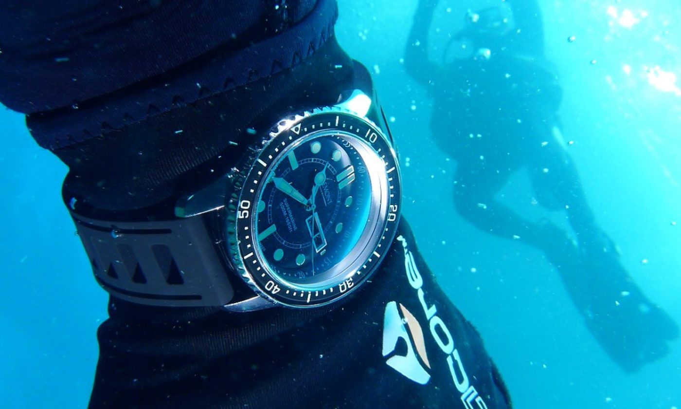 How to Choose a Dive Watch | ReviewThis